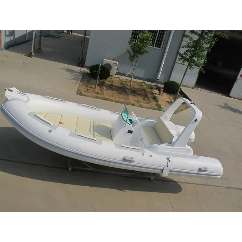 RIB520C 6-Person Center Consol - Outdoor Sports Center บทวิจารณ์และราคา